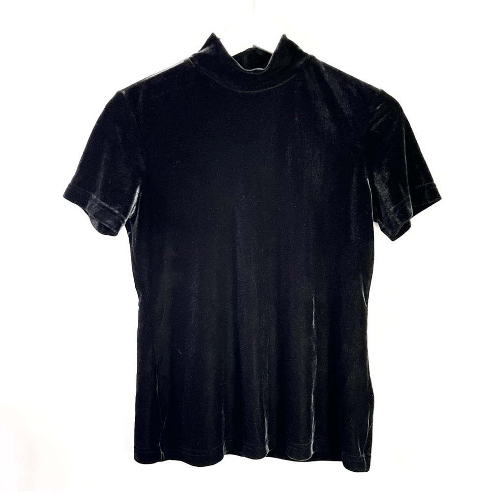 VINTAGE RAFAELLA PETITES BLACK SHORT SLEEVE VELVET TOP BLOUSE — SMALL - HOLIDAY